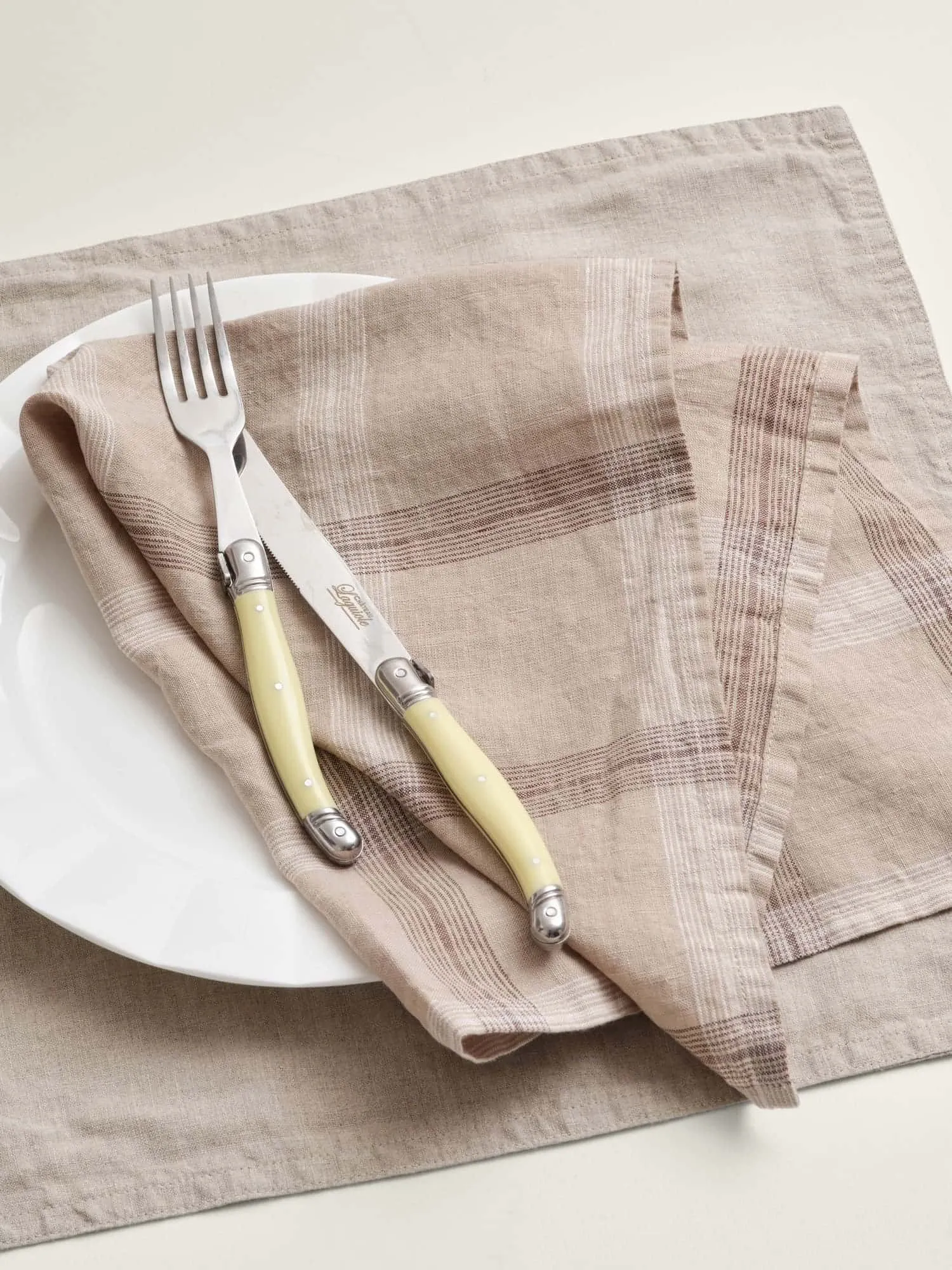 100% linen placemat set (4 units) in Natural