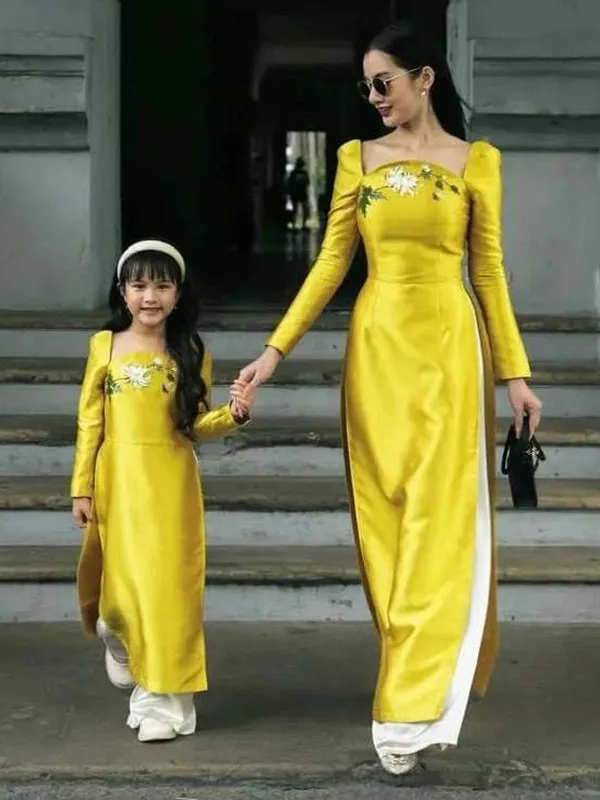 Family Ao Dai  Yellow Embroidery Women Girl Ao Dai Top Pants Men Boy Ao Dai Top