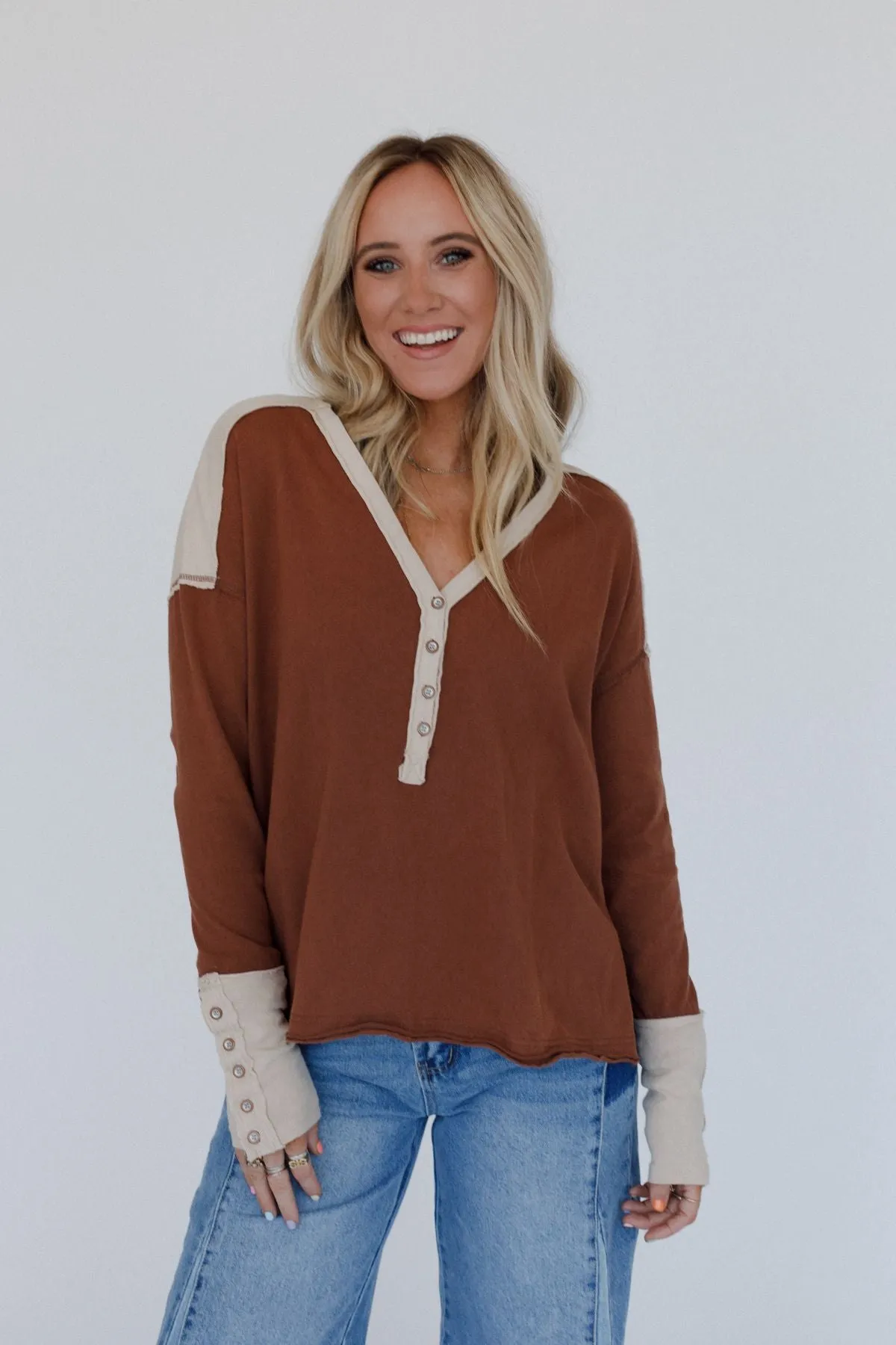 Kaomi Henley Top - Mocha